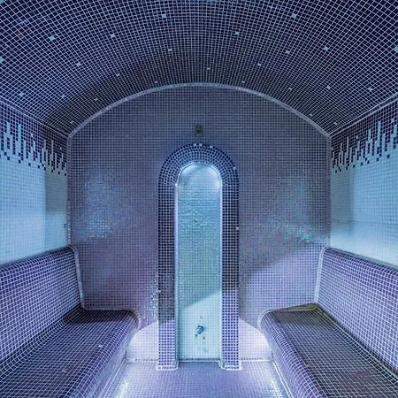 Hotell Kristaly 4*