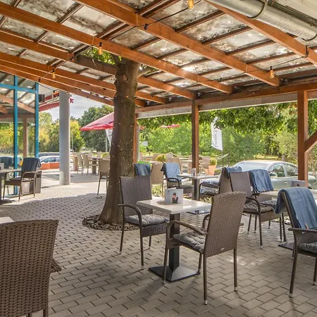 Kristaly Hotel 4*