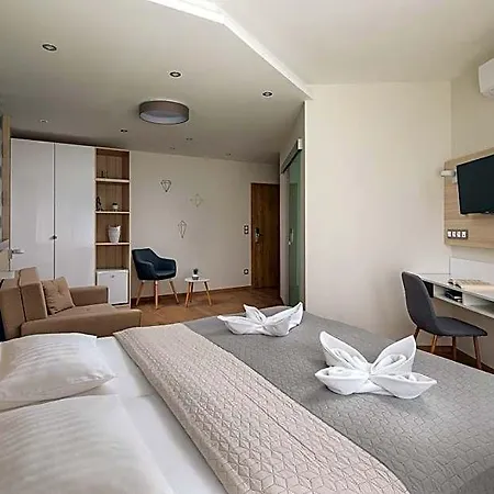 Hotel Kristály