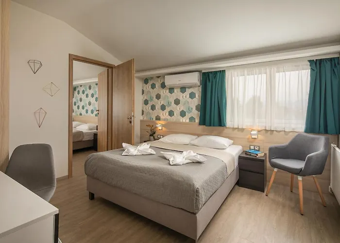 Kristály Hotel